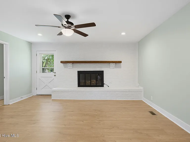 46 Holland Dr — Photo 21