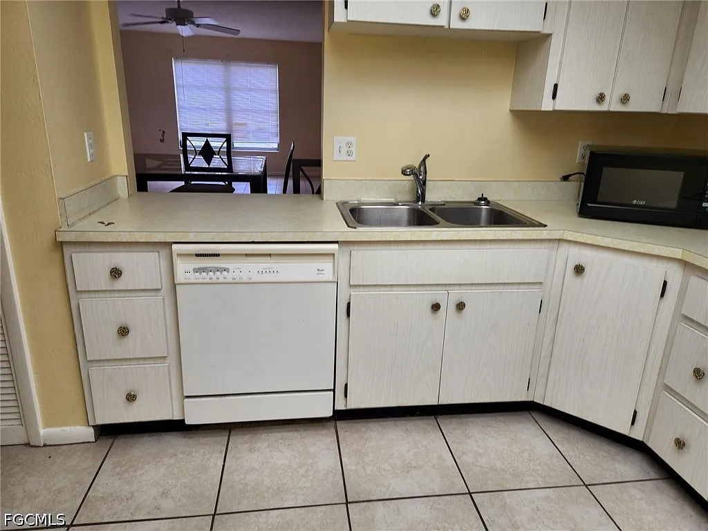 2 bed, 2.0 bath, 1100 sqft, $1,500 — Photo 2