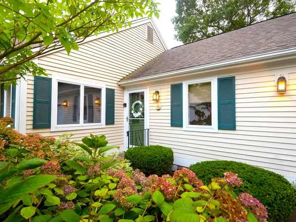 5 Portside Drive, Mashpee, MA 02649