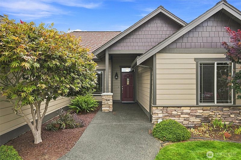 3rd image of 5218 Sparrow Court