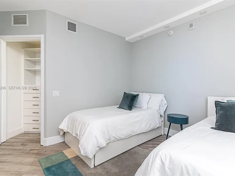 1300 Brickell Bay Dr #2509 — Photo 18