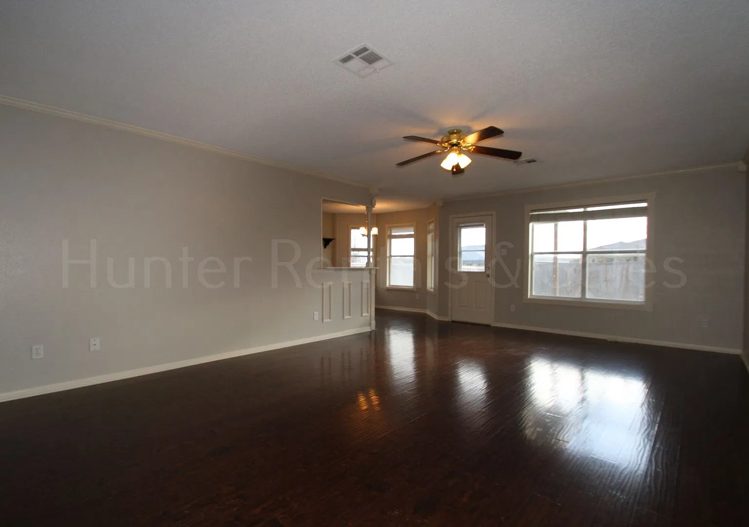 Rent Me Now!! — Photo 3