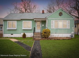 906 S Concourse, Keyport, NJ 07735