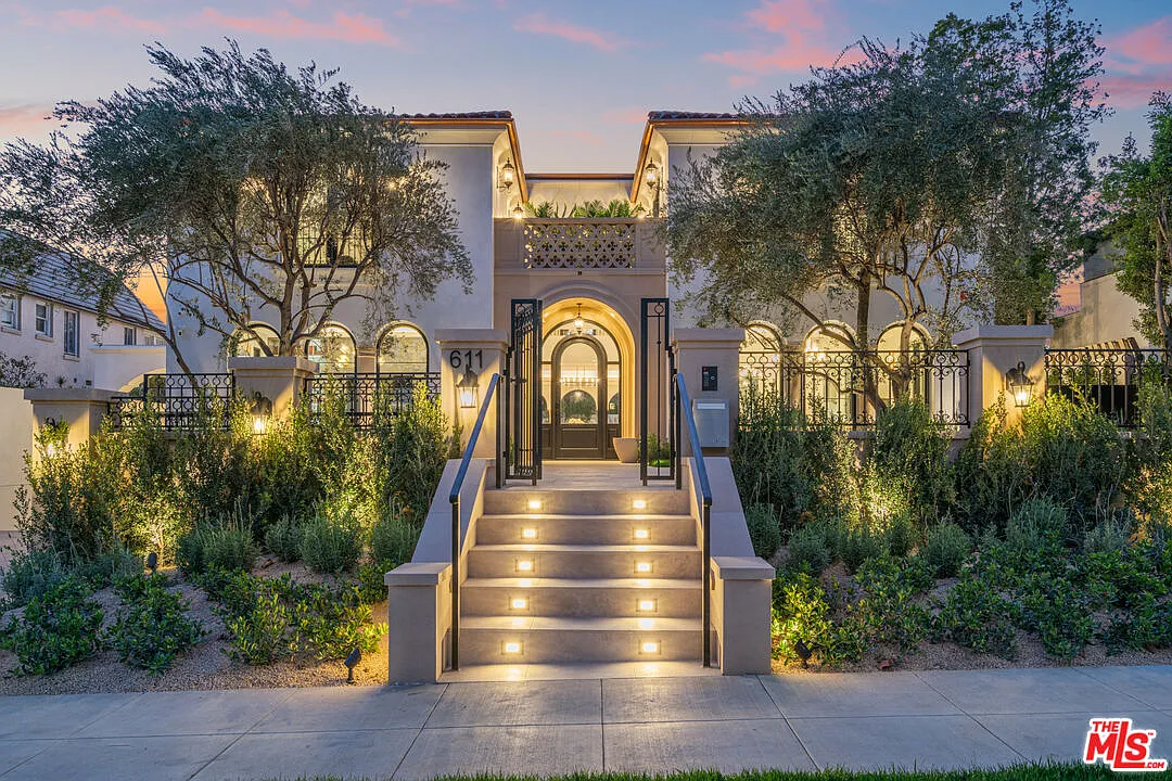 7 bed, 7.0 bath, 10865 sqft, $98,750 — Photo 3