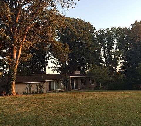 2nd image of 1440 Forest Dr
