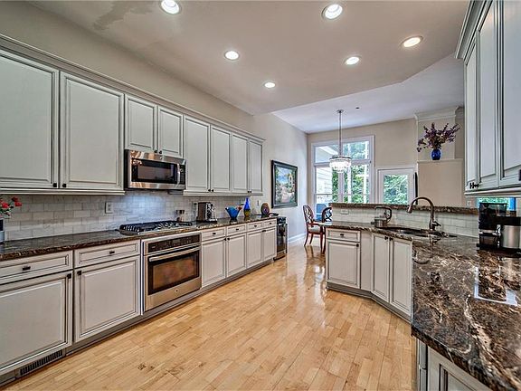 2nd image of 1425 Montclair Ct SE #13