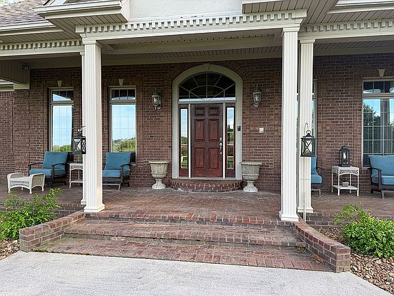 2nd image of 258 Park Ln