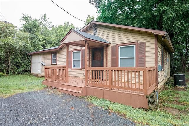 1st image of 7625 Carelock Cres