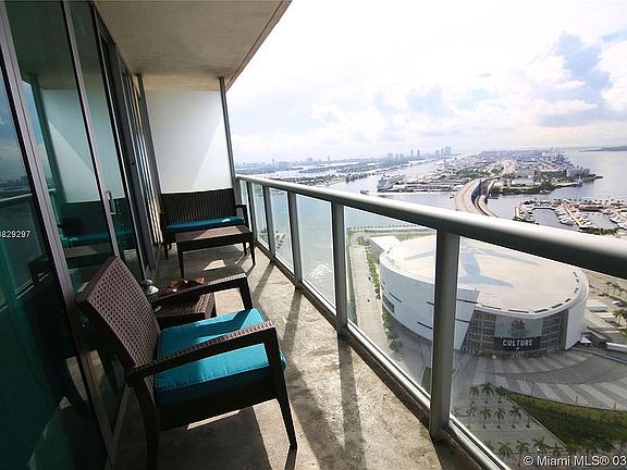 3rd image of 888 Biscayne Blvd APT 4002