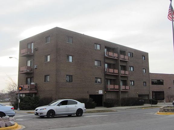 2nd image of 7610 W Grand Ave APT 3D