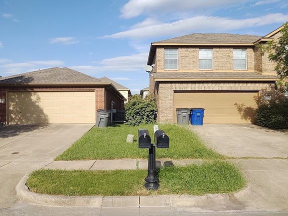 3rd image of 2001 Meadow Park Dr