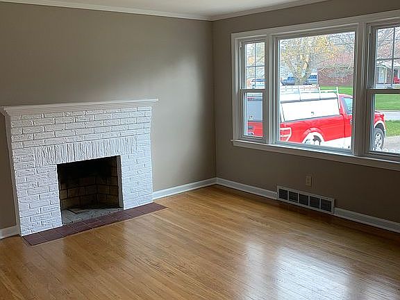 2nd image of 4638 Canterbury Ln
