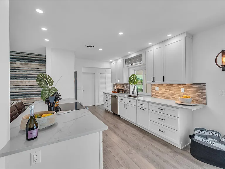 3108 NE 42nd Ct — Photo 32