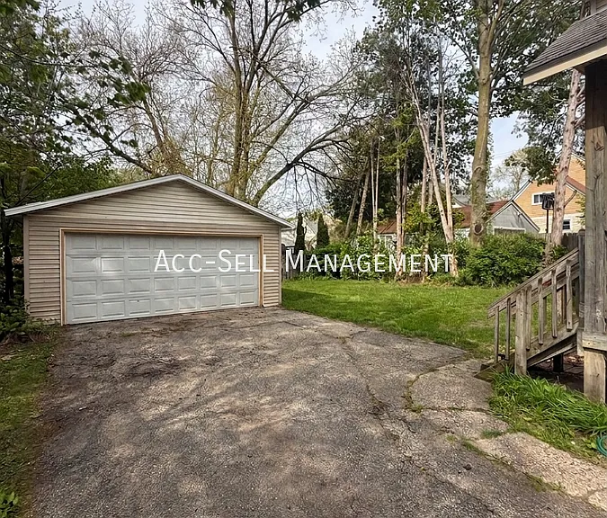 235 Page St NE #235 — Photo 10