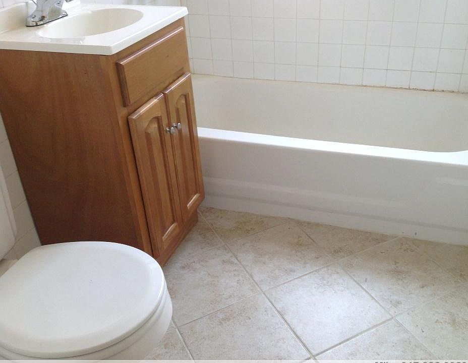 2nd image of 2532 University Ave APT 2A