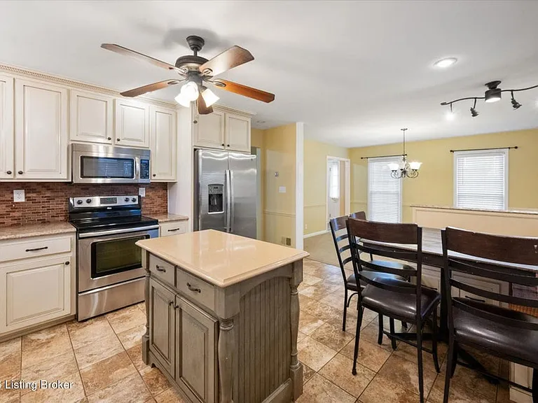 9903 Welshpool Ct — Photo 30