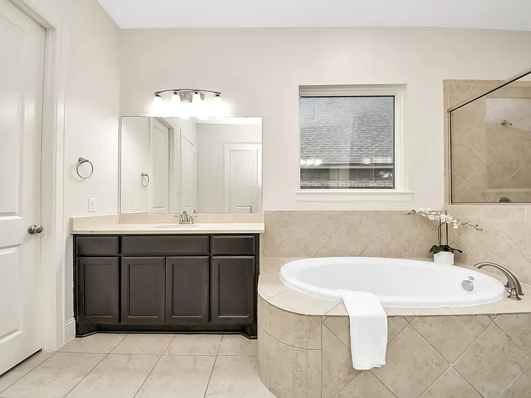 9814 Carver Dr — Photo 13