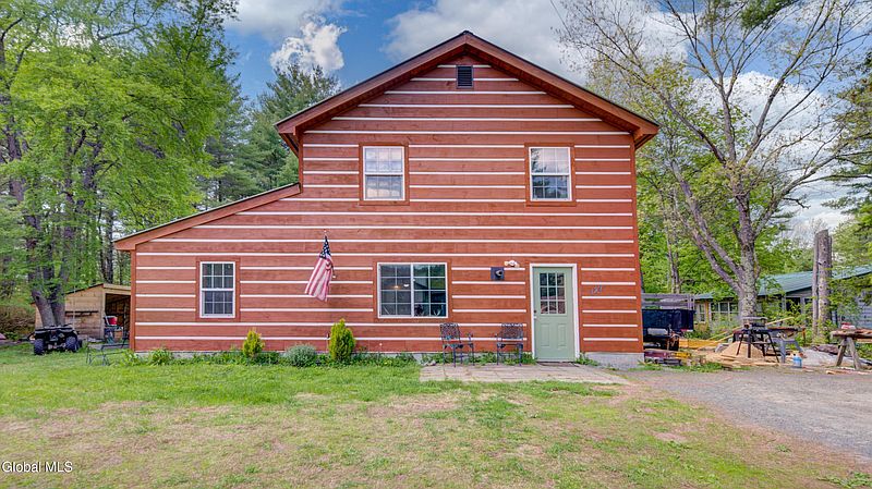2nd image of 127 Little Amsterdam Road