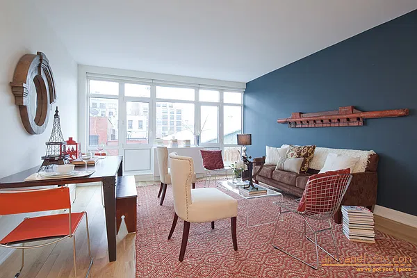 Rented by aptsandlofts.com | media 1