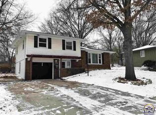 3211 SW 33rd St, Topeka, KS 66614