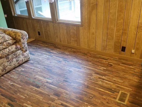 5th image of 109 Toledo Cir