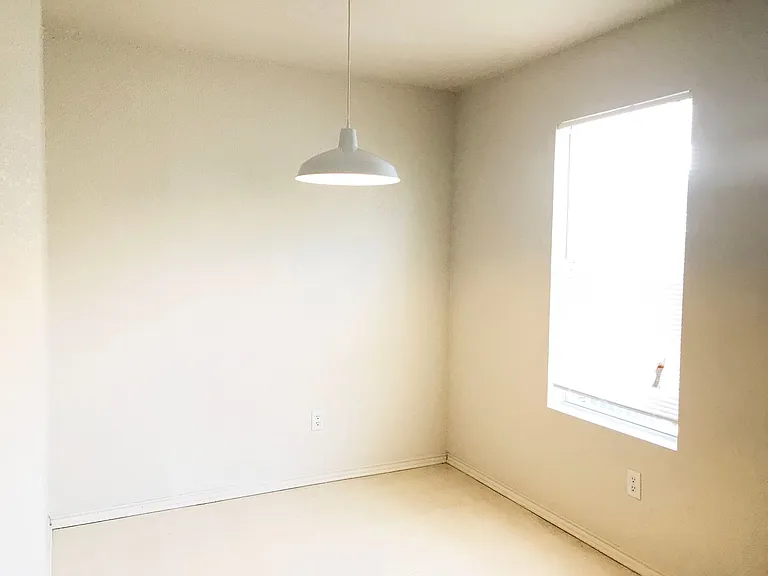 3401 Driftwood Dr — Photo 8