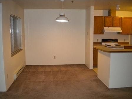 4th image of 655 4th St NE APT F301