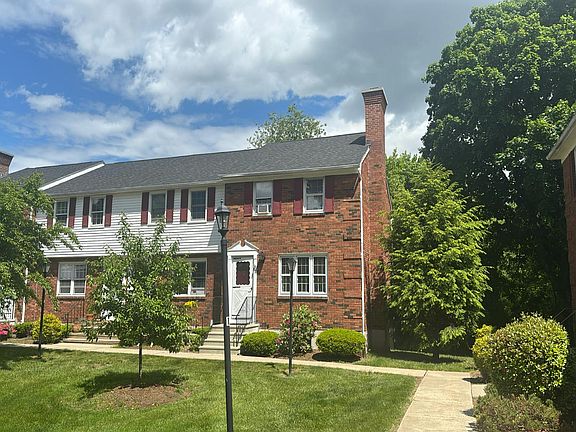 2nd image of 78 Brandywine Ln