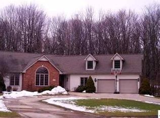 3600 Whispering Woods Dr, Jackson, MI 49201