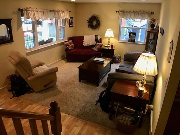2nd image of 962 Fashion Ave