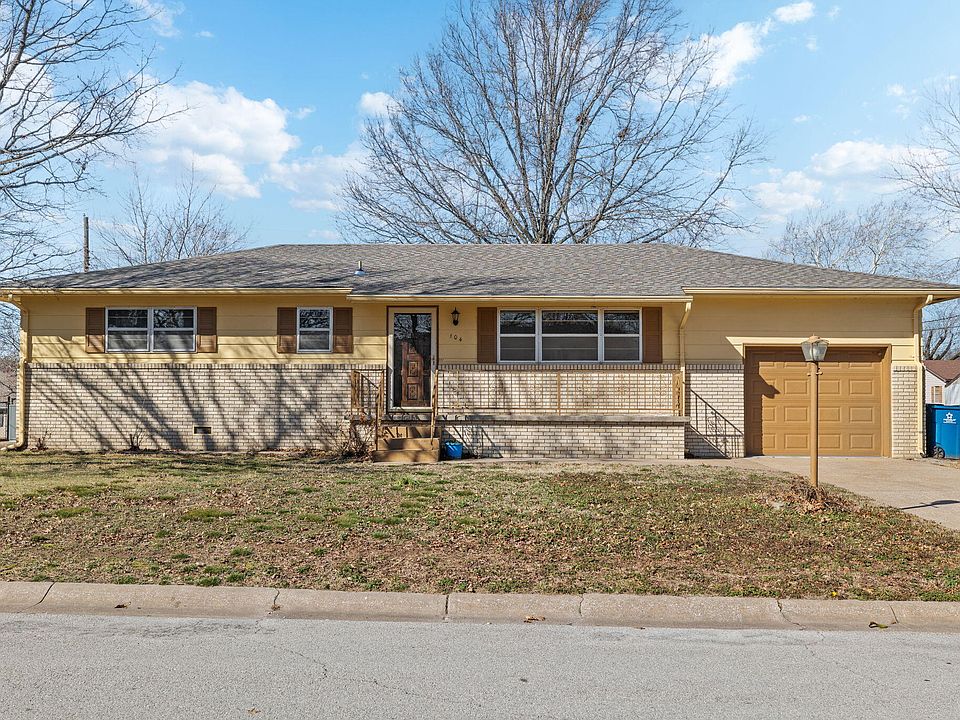 1st image of 104 Cambridge Drive