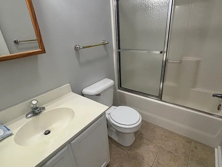 Guest/2nd full bathroom; full shower