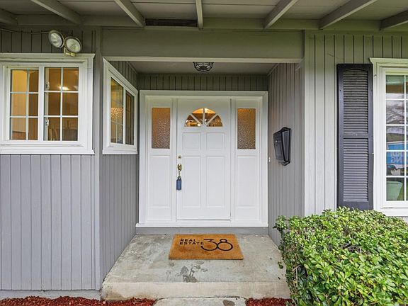 3rd image of 503 Chinook Ln