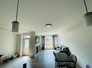 832 Quartet Ave, Ottawa, ON K1X 0C5