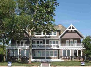 11925 N Ogden Point Rd PIER 27, Syracuse, IN 46567