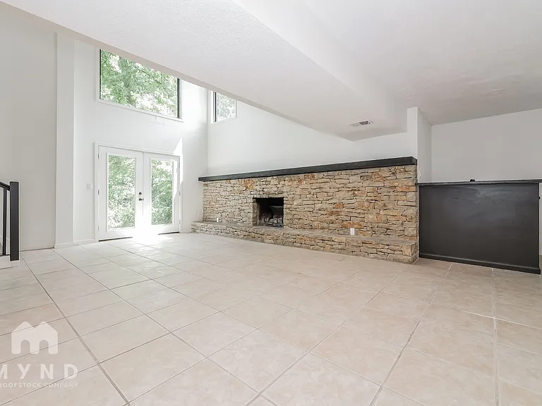 527 Lancelot Dr — Photo 9