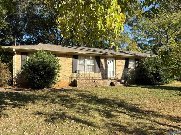 3210 Overhill St NW, Huntsville, AL 35810