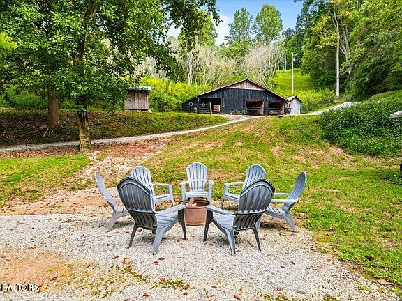 2nd image of 2938 Cedar Creek Rd
