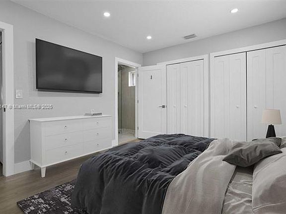 3rd image of 3378 W 80th St #Townhouse 103
