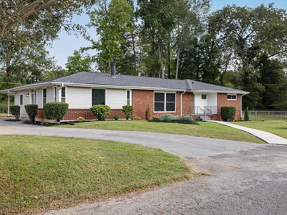 2nd image of 4330 Shawnee Cir