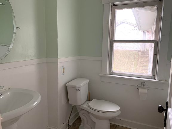 5th image of 524 Sheridan Ave