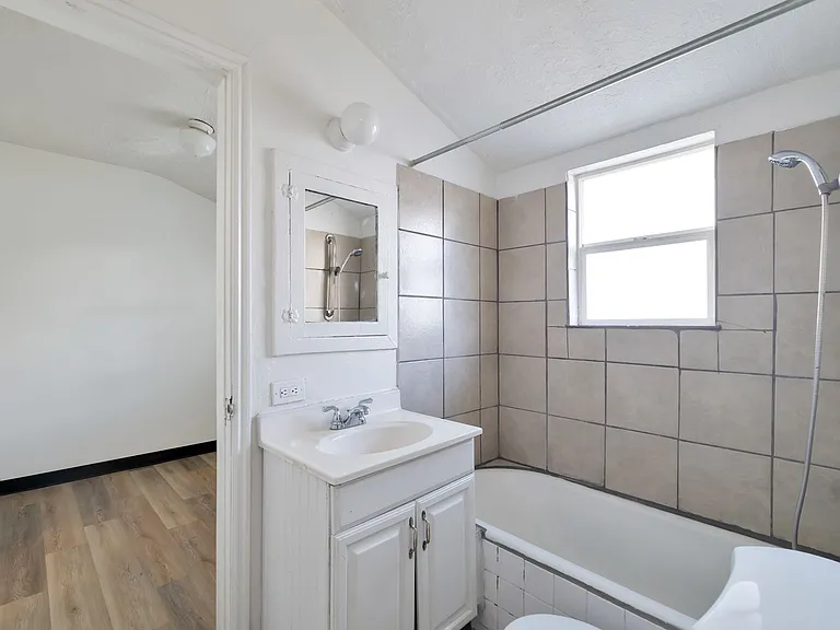 2340 Eccles Ave — Photo 6