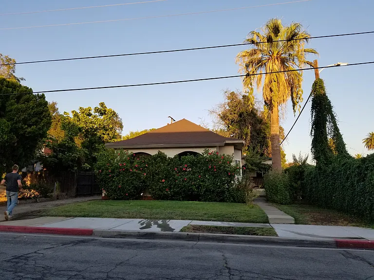 208 S Encinitas Ave — Photo 1
