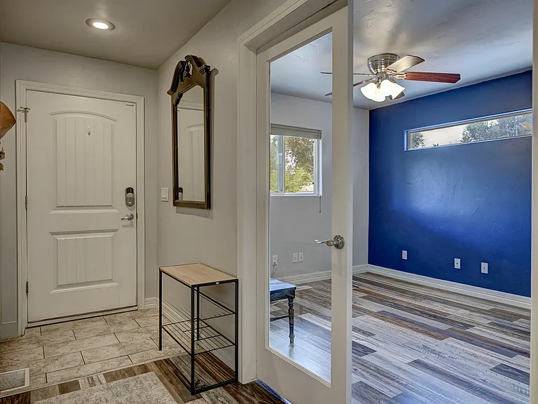 135 Hayes Dr — Photo 5