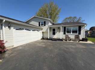 222 Larkins Xing, Rochester, NY 14612