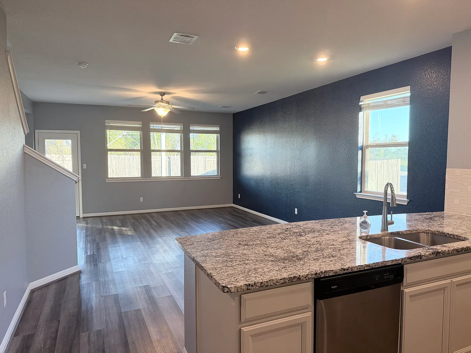 5 bed, 3.5 bath, 2907 sqft, $2,400 — Photo 4