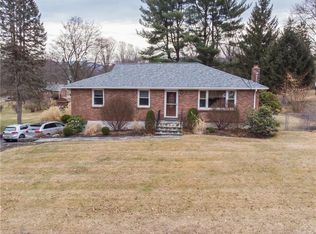 13 Lannis Ave, New Windsor, NY 12553