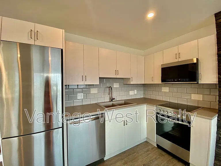 105B Boppart Ct — Photo 3