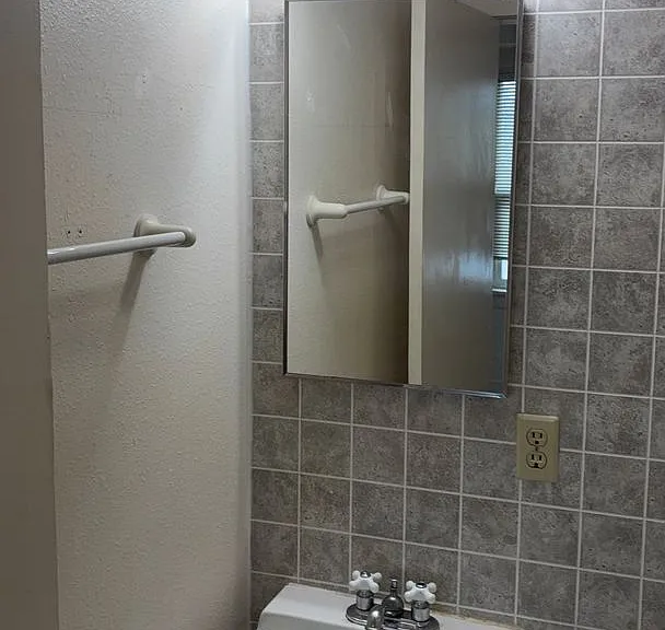 860 Central Ave — Photo 10