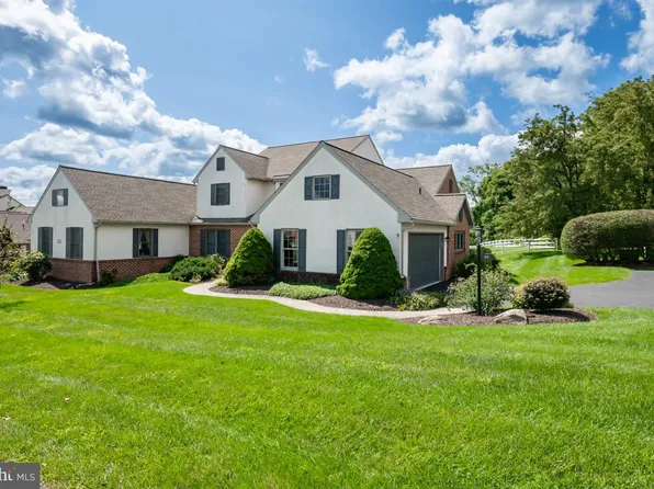 95 Ascot Dr, Elverson, PA 19520